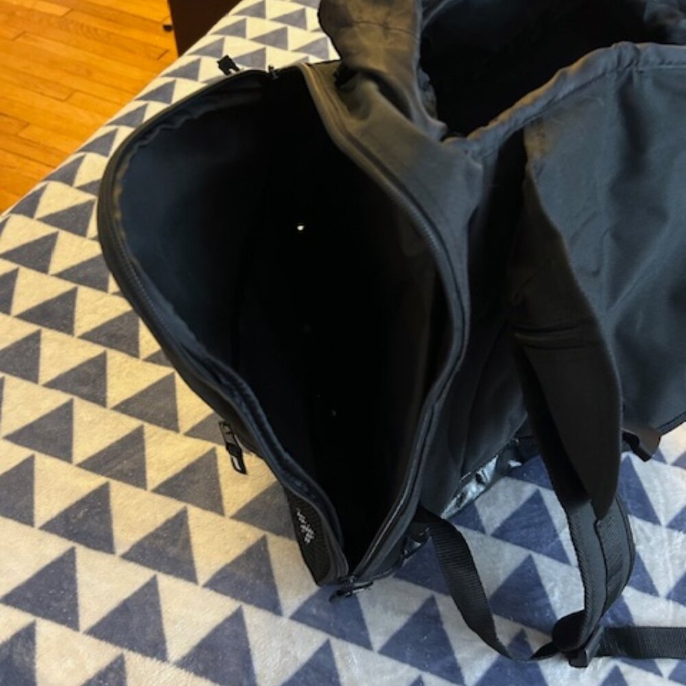 Backpack style ski-boot bag - image 5